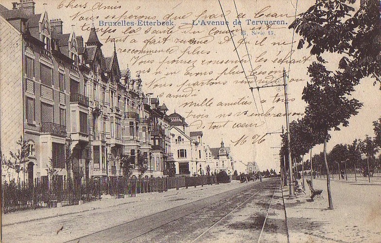 L'avenue de Tervueren, enfilade côté pair vers la square Montgomery, cachet de la poste de 1913 (Collection cartes postales Dexia Banque).