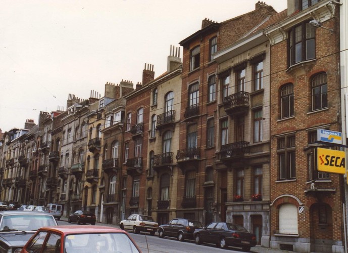 Avenue Victor Jacobs, enfilade côté pair, vue vers la place Saint-Antoine, 1993