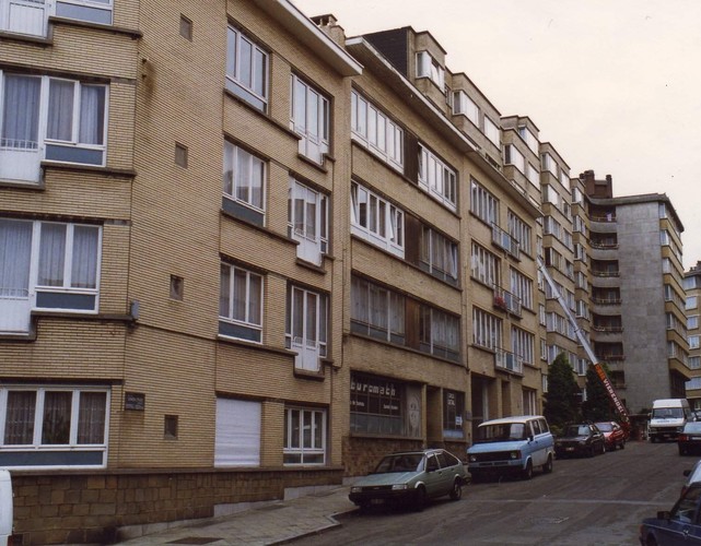 Rue du Vindictive, enfilade côté pair vers l'avenue du Onze Septembre, 1993