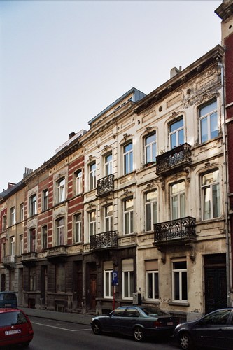 Rue Anoul, enfilade d’immeubles (côté pair), 2009