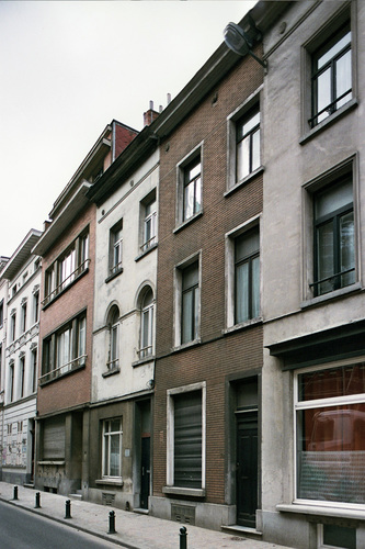 Rue de l’Arbre Bénit 81 à 79 (photo 2009).