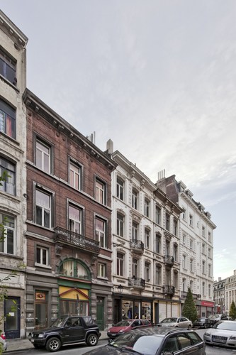 Rue de l’Athénée 1 à 7, enfilade néoclassique d’immeubles de rapport à rez-de-chaussée commercial, 2009 © bepictures / BRUNETTA V. – EBERLIN M.