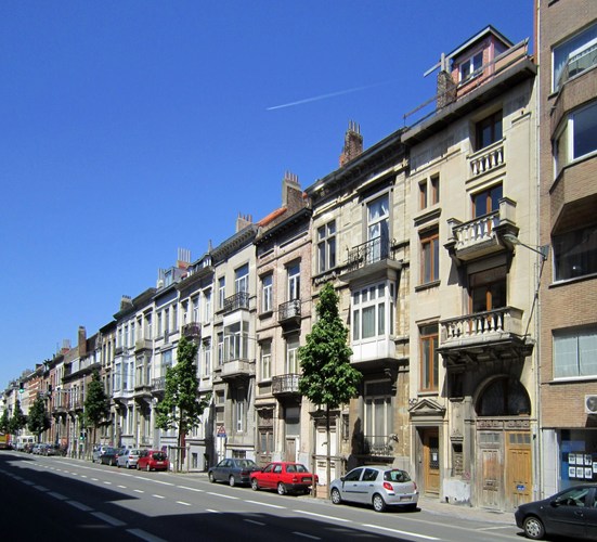 Avenue de la Couronne 130 à 170, enfilade (photo 2011).