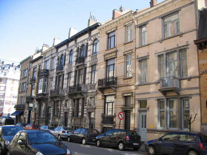 Rue Jean Chapelié, côté pair, enfilade de maisons éclectiques, 2006