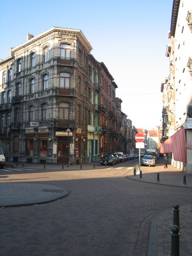 Rue de Bosnie, vue depuis l'angle de la rue Fernand Bernier, 2004