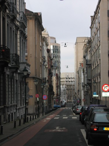 Rue Bosquet, vue vers l'avenue de la Toison d'Or, 2004