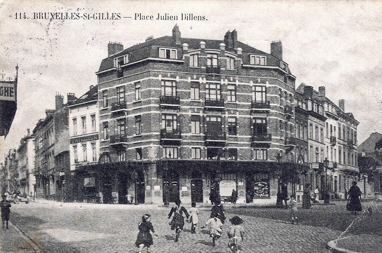 Place Julien Dillens (Collection de Dexia Banque, s.d.)