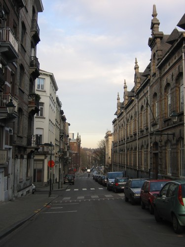 Rue du Lycée depuis la chaussée de Waterloo, 2004