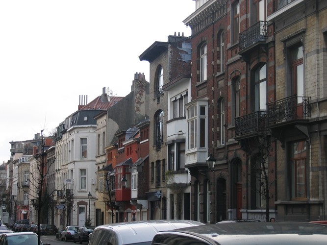 Rue de Roumanie, vue depuis la place Louis Morichar, numéros pairs, 2004