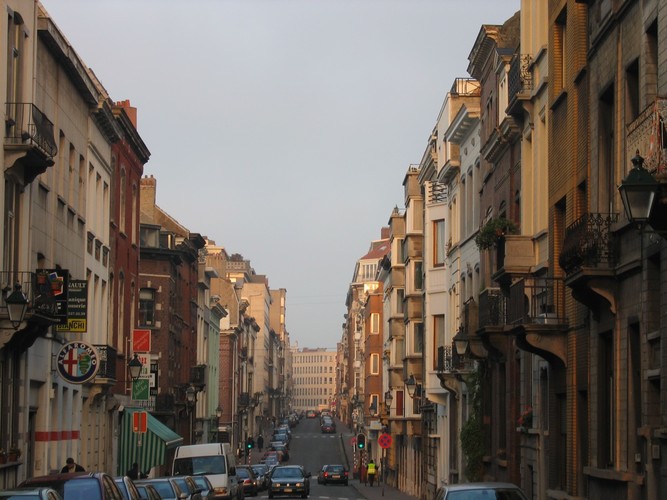 Rue Saint-Bernard, vue depuis la rue d'Irlande, 2004