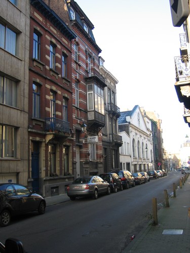 Rue Veydt, vue vers la chaussée de Charleroi, numéros impairs, 2005