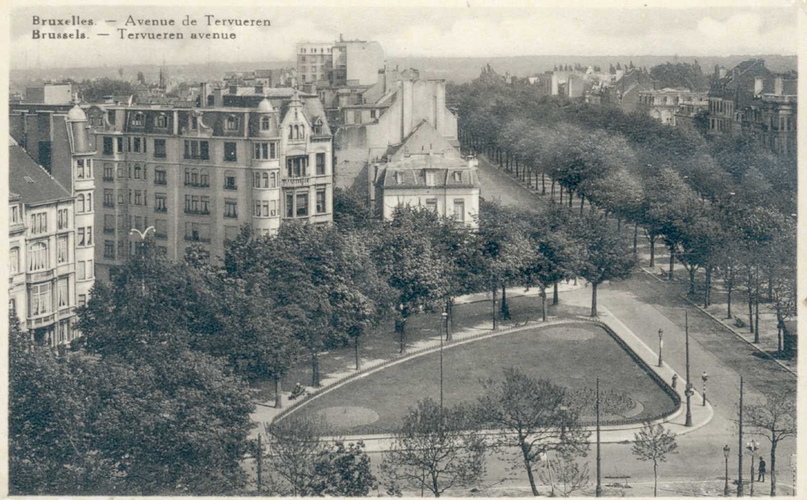 Le square Montgomery dans l’entre-deux-guerres. À gauche, l’entrée de l’avenue de Broqueville (ACWSP/SP, carte postale inv. 296)