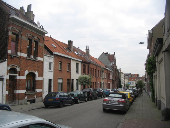 Jean Wellensstraat, onpare zijde van op het kruispunt met Jules De Troozlaan, 2006