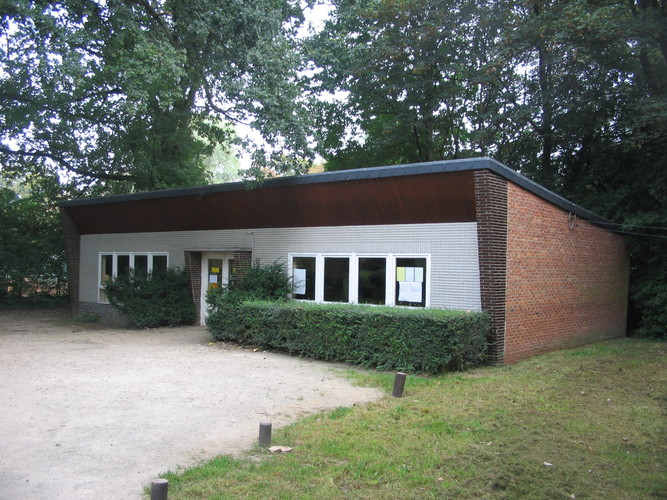 Edmond Parmentierpark, klaslokaal van de Federatie Abbé Froidure (foto 2006).