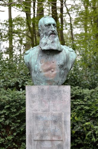 Buste de Léopold II du sculpteur Thomas Vinçotte (1949) (photo 2016).