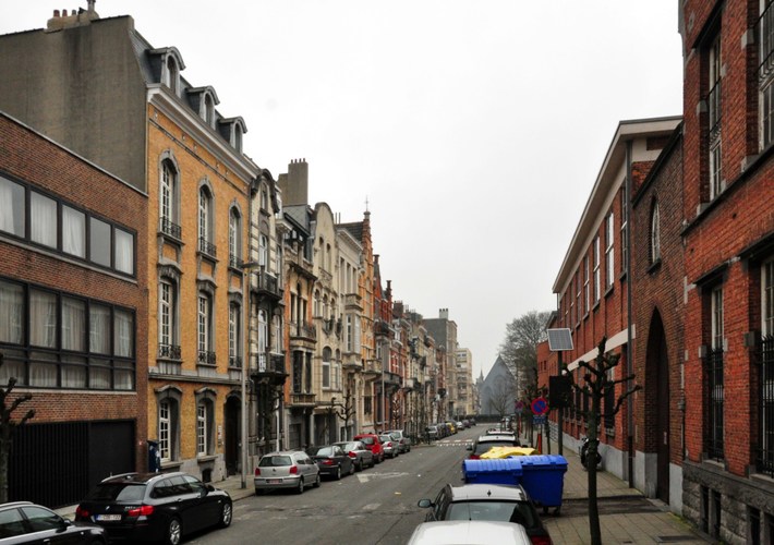 Avenue Albert-Élisabeth, vue depuis l’avenue des Deux Tilleuls vers le boulevard Brand Whitlock, 2012