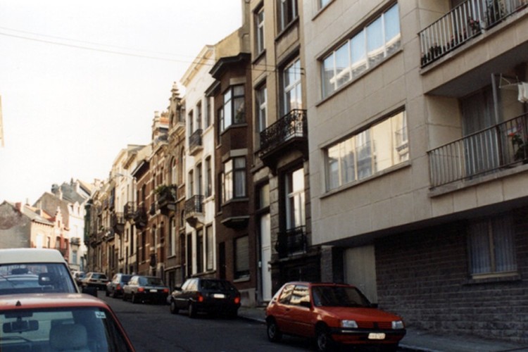 Rue André Van Hasselt, vue du côté pair vers la rue Gustave Fuss (photo 1993-1995)