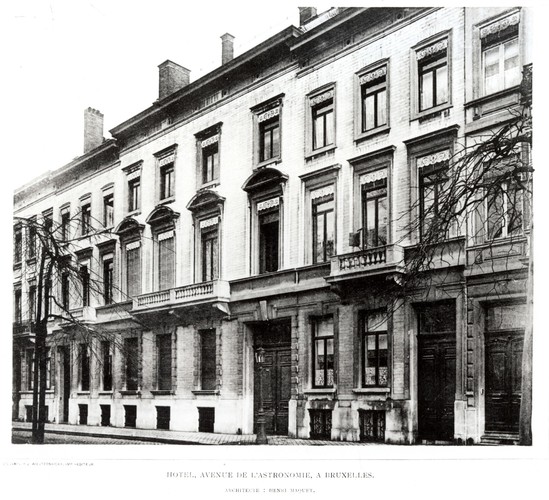 Sterrenkundelaan. Tegenover Henri Fricksquare. Ensemble huizen gebouwd door arch. H. Maquet, heden afgebroken (L'Émulation, 1910, pl. VIII).