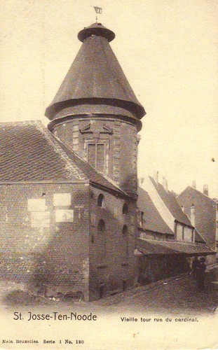 De zuidoostelijke toren van het zogenaamde 'château des Deux Tours', afgebroken in 1927, s.d. (Verzameling van Dexia Bank).