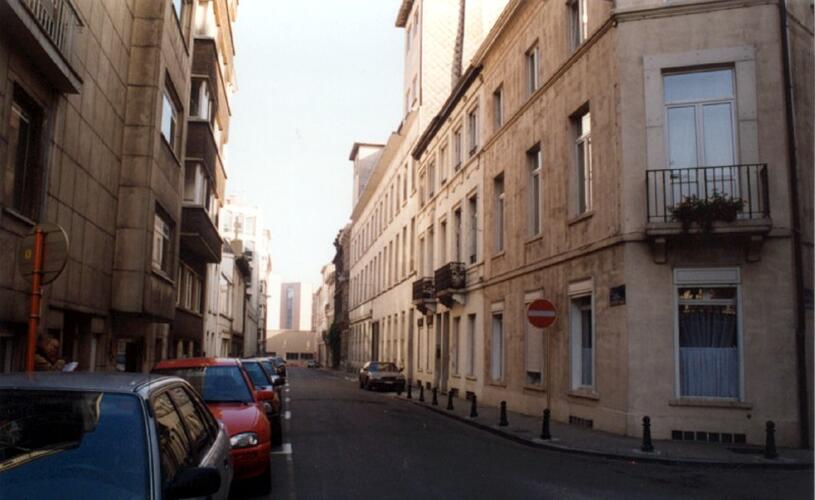 Rue de la Charité vue depuis l'avenue des Arts (photo 1993).