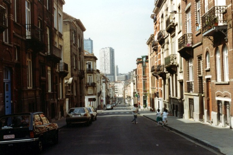 Rue de la Ferme vue depuis le boulevard des Quatre-Journées (photo 1993-1995)