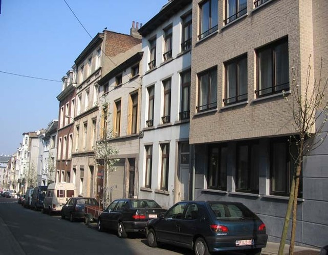 Côté impair, vue en direction de la rue Botanique, 2005