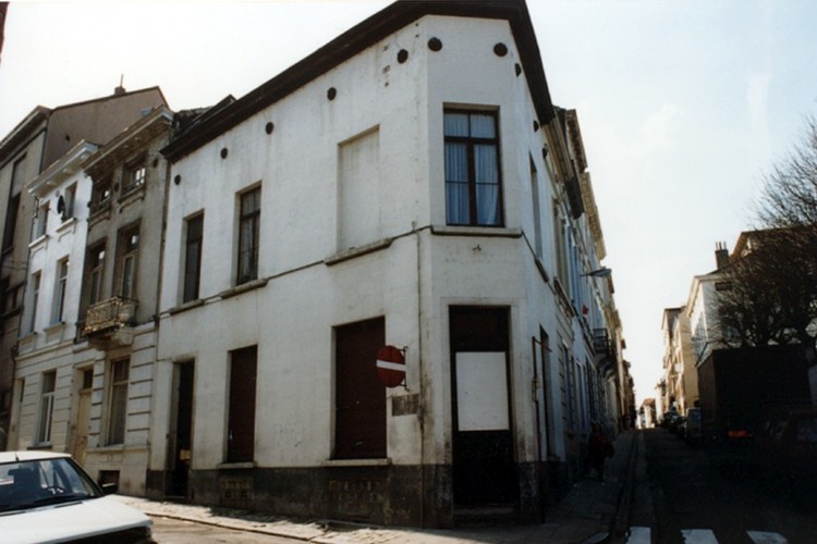Rue Josaphat, carrefour formé avec la rue de l'Abondance (à gauche) (photo 1993-1995)