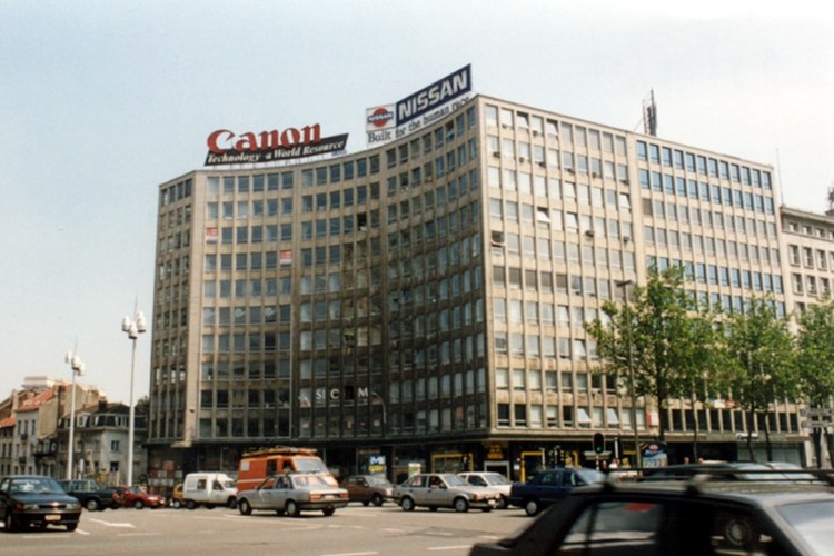 Place Madou, 5 à 9, vue depuis le boulevard Bischoffsheim (commune de Bruxelles) (photo 1993-1995)