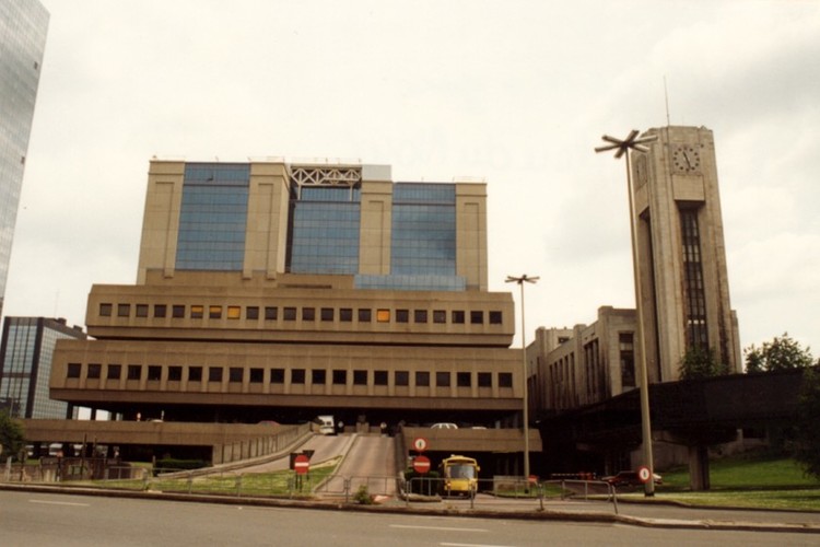 Noordplein, het CCN-gebouw en rechts het Noordstation (foto 1993-1995)