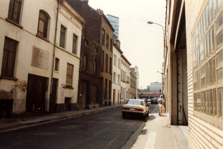 Rue des Plantes, vue en direction de la place Saint-Lazare (photo 1993-1995)