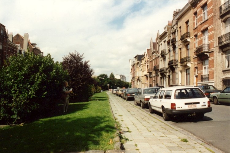 Vier-September-Dagenlaan, pare zijde richting Armand Steurssquare (foto 1993-1995)