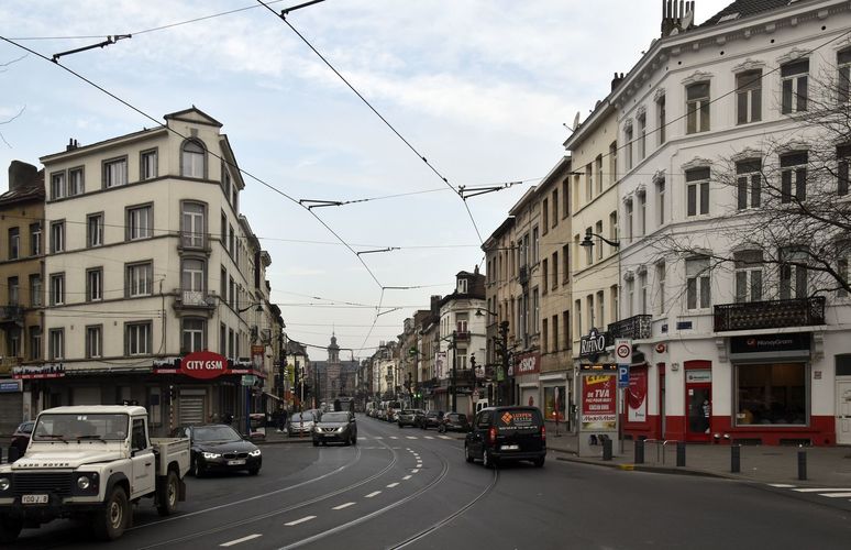 Rue de Fiennes, vue depuis la place Bara, (© ARCHistory, 2019)