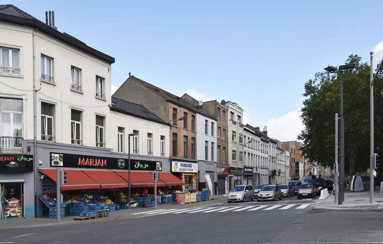 Boulevard Poincaré, vue depuis la chaussée de Mons vers le nord, (© ARCHistory, 2019)
