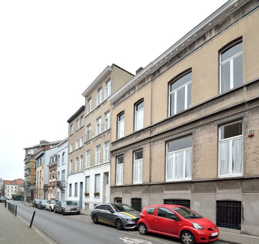 Rue Van Hoegaerde, vue d’ensemble du côté pair, 2023