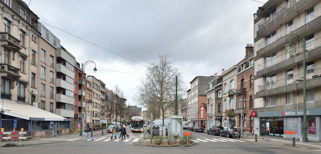 Vue d’ensemble du début du boulevard de Smet de Naeyer dans le prolongement de l’avenue de Laeken, 2023