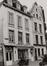 Place du Grand Sablon 47-48, 49, angle rue de Rollebeek. Maison traditionnelle, 1980