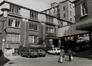 rue Haute 296A-322. Hôpital universitaire Saint-Pierre, cour intérieure, 1980
