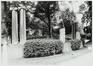 Place du Petit Sablon 8. Parc d'Egmont. Colonnes ioniques de l'ancienne aile sud du Palais d'Egmont, 1987
