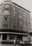 Hoogstraat 195-197. Confectiehuis Michiels, gevel Kapucijnenstraat, 1980