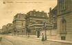 Rue Léonard de Vinci, depuis l'avenue de la Renaissance, École militaire, vue des bâtiments K et M (Collection de Dexia Banque, s.d.)