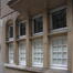 Rue du Lac 28, fenêtres jumelées à traverse au r.d.ch, 2005