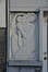 Rue Ernest Salu 25, bas-relief de gauche, ARCHistory / APEB, 2018