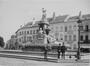 Porte de Namur, la fontaine De Brouckère à son emplacement originel, (© KIK-IRPA, Brussels, B198907)