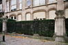 Avenue Brugmann 176 – 177 avenue Molière, grilles en fer forgé de style Art nouveau, ancrées dans les imposants piliers en pierre blanche sculptés, 2006