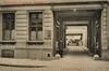 Rue Keyenveld 40-42-44 et rue du Prince Royal 37-39-41, Confiserie – Chocolaterie Thierry Antoine, entrée dans la rue du Prince Royal, vers 1900 (Collection de Dexia Banque)