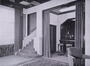 Huis Empain, oude foto van privésalon op benedenverdieping met bar in alkoof en trap naar eerste verdieping (La Technique des Travaux, 8, 1935, p. 400)