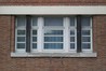 Mensenrechtenlaan 1-1A-3-3A-5, venster op benedenverdieping in de laan, 2016