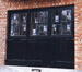 Rue Maurice Liétart 34, châssis tripartite, fermé de volets. Jour d’imposte orné de vitraux, 2002