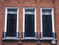 Maurice Liétartstraat 64, drie smalle vensters in tweede bouwlaag, 2002