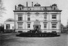 De voorgevel van het Dudenkasteel, foto, links klein annexgebouw van ca. 1920, s.d. (ca. 1955), Archief ITG Antwerpen